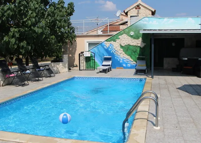 Nadalina By Guide * Velika Cista (Sibenik-Knin)